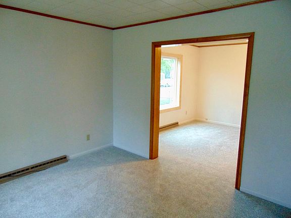 5th image of 28 W Washington Ave #W
