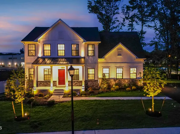 43 Charleston Street, Farmingdale, NJ 07727