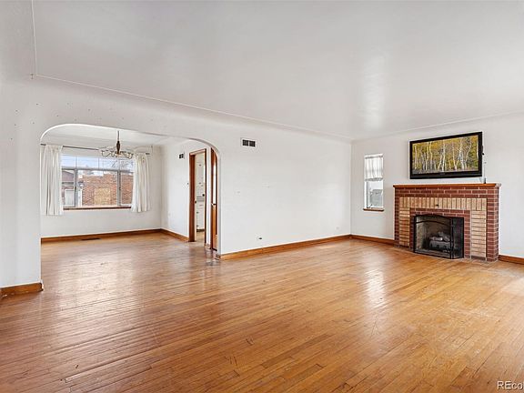 4th image of 2490 S Lincoln Street