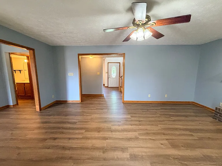 705 Hummingbird Ln — Photo 6