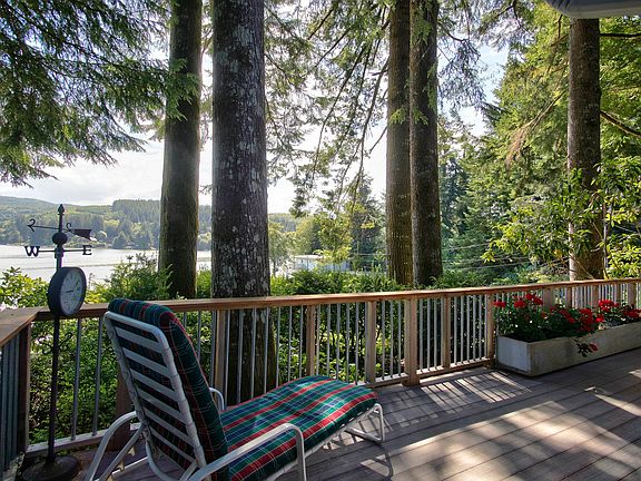5th image of 1650 NE Lake Cove Dr