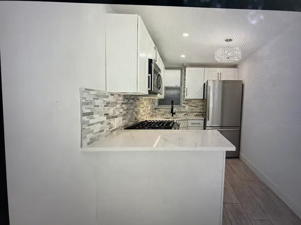 (undisclosed Address), Staten Island, NY 10305