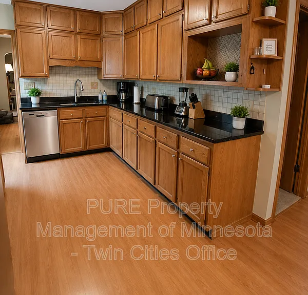 2029 Wellesley Ave — Photo 6