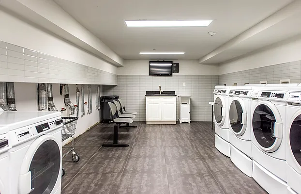 Rented by Nooklyn NYC LLC | media 18