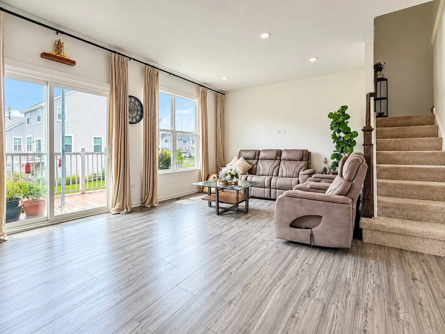 3 bed, 2.5 bath, 1894 sqft, $3,300 — Photo 4