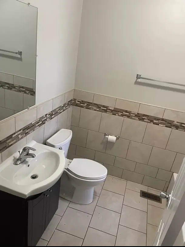 6046 South Rhodes Avenue - Unit 1 — Photo 4