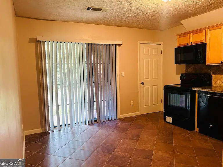 140 Summerwood Dr #140 — Photo 5