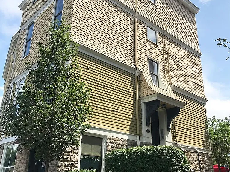 Gilbert — Photo 15