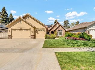 3412 E Paradise Ave, Visalia, CA 93292