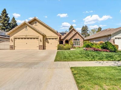 3412 E Paradise Avenue, Visalia, CA, 93292