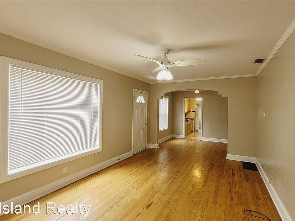 1st image of 800 28th St N