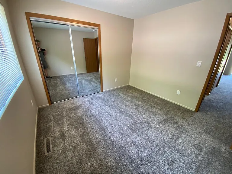 15500 Clovernook Dr — Photo 9
