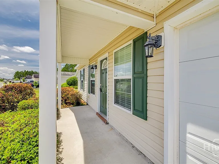 148 Willow Dr — Photo 5