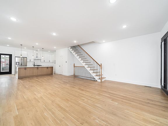 5th image of 270 Pacific Ave