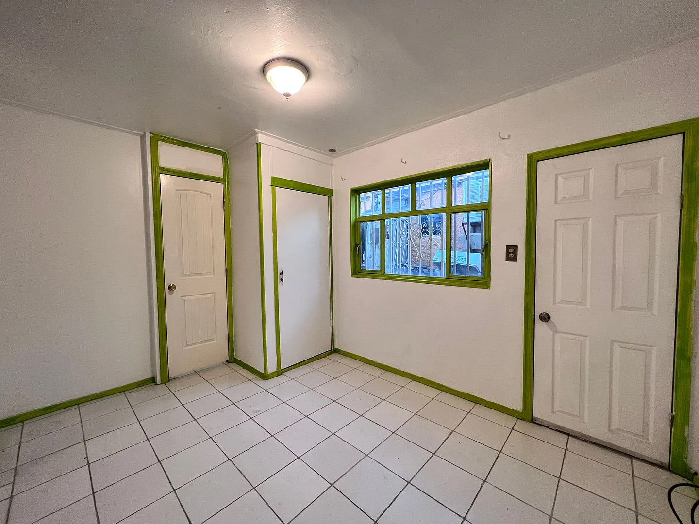 Central Studio Apartment — Photo 3