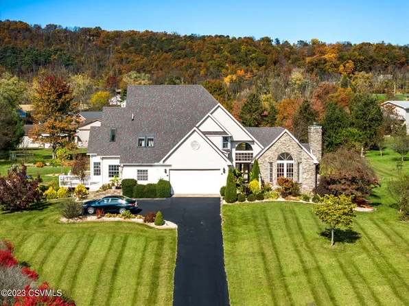 9 Circle View Dr, Elysburg, PA 17824