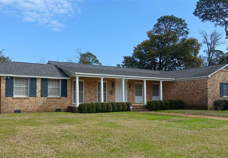 1st image of 2660 Magnolia Ave