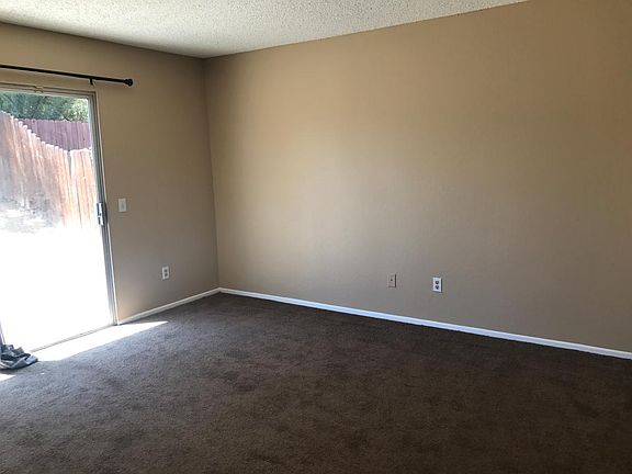 4th image of 24461 Lamont Dr