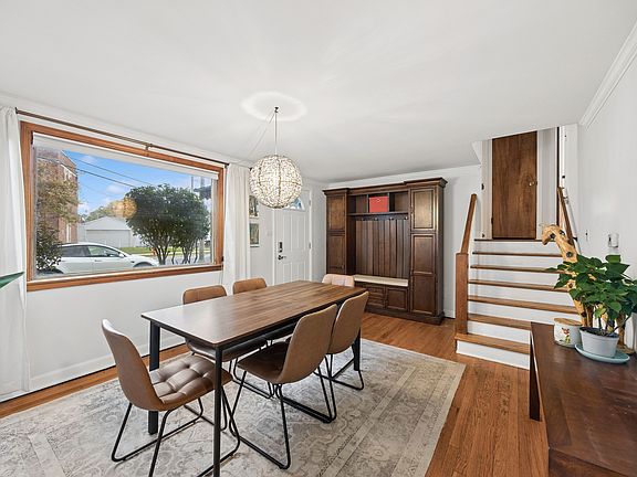 3rd image of 3519 Maple Ave #0