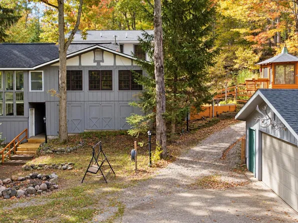 11620 Goodfellow Dr, Frederic, MI 49733