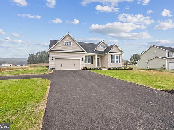 3rd image of 14 Kinzers Ct #64