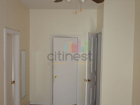4th image of 409 Sterling Pl #Three