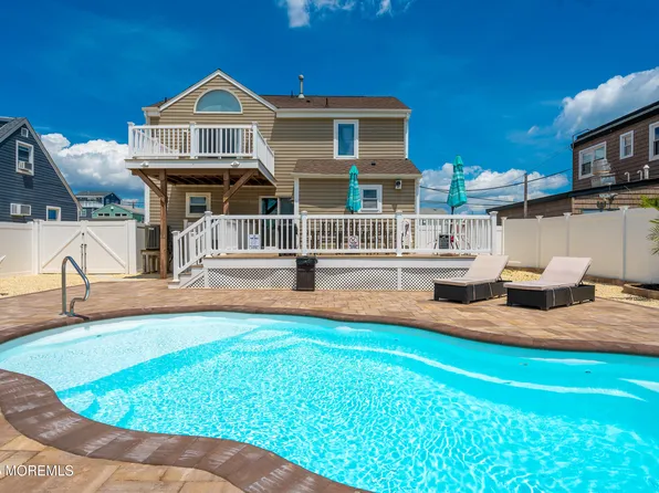 101 7th Ave, Seaside Heights, NJ 08751