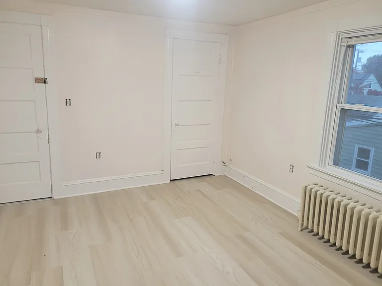 293 Grove Ave #2 — Photo 6