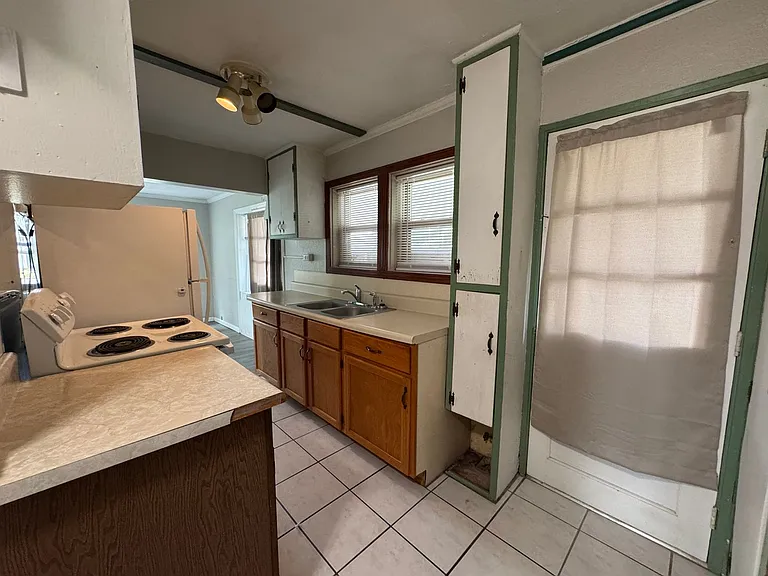 304 N Rockingham Ave — Photo 13