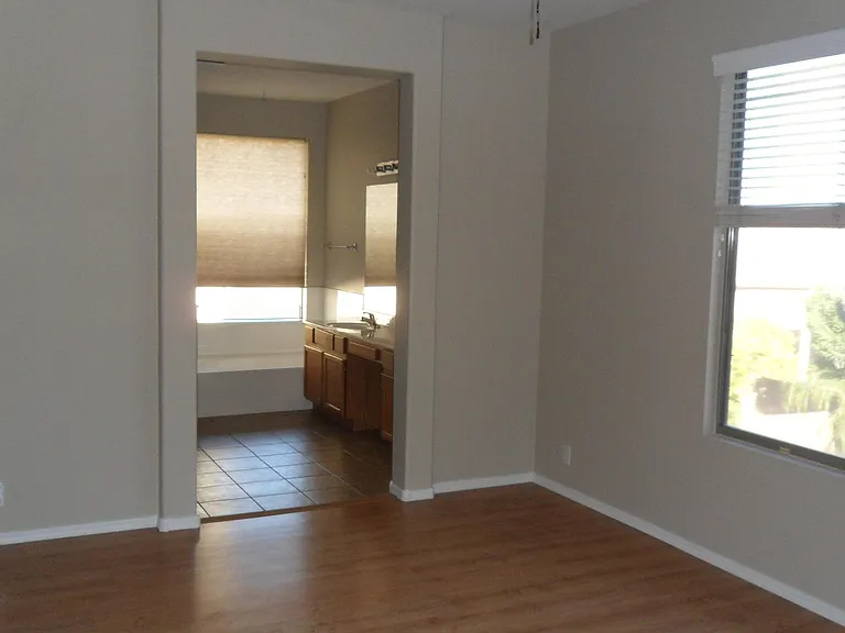 9008 W Quail Ave — Photo 17