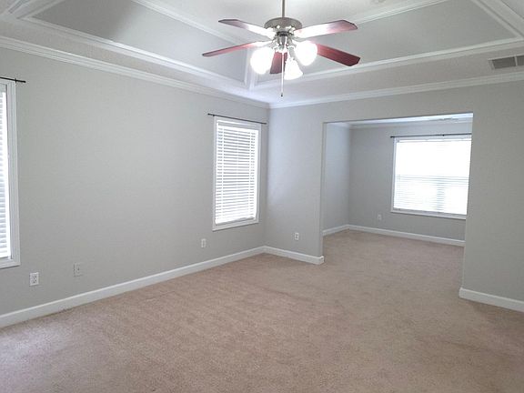 4th image of 439 Red Bud Rd