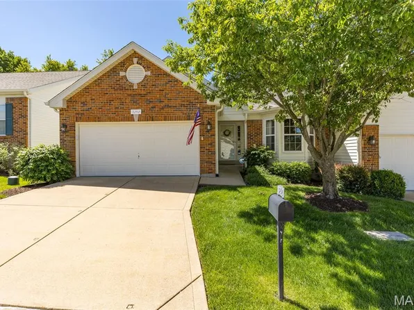 3242 Woodridge Center Pkwy, Saint Louis, MO 63129