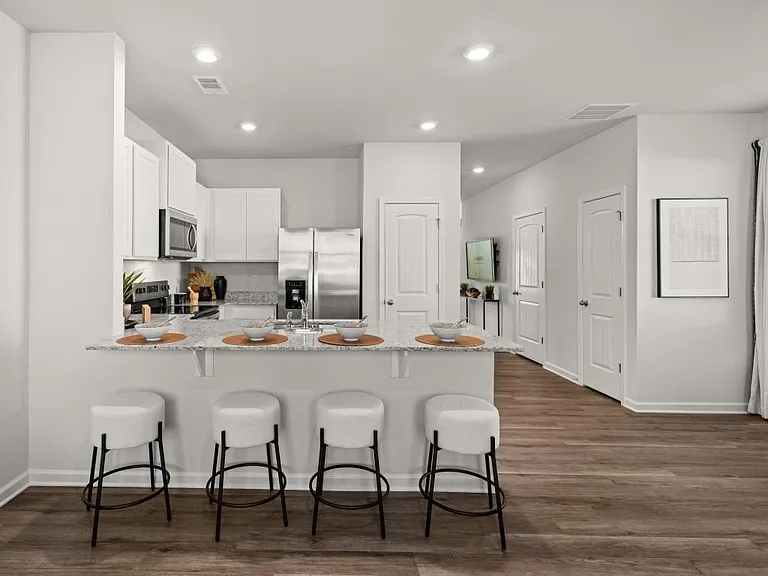 5976 Skylar Dr — Photo 3