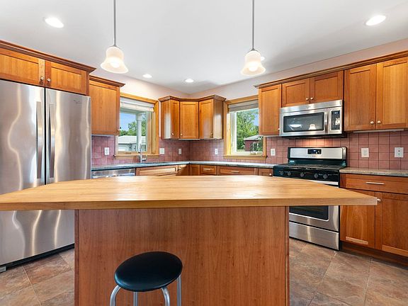 2nd image of 162 Buttonwood Drive
