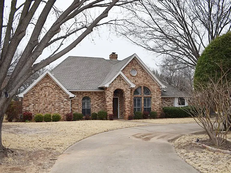 850 Ginger Ct — Photo 2