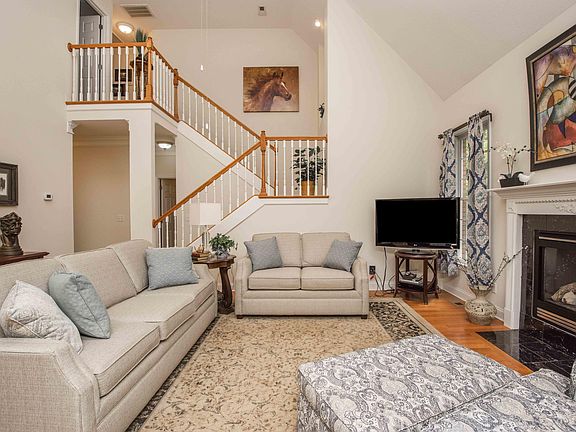 3rd image of 7404 Country Meadow Dr