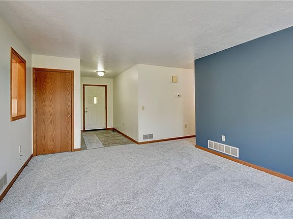 2nd image of 2879 Circleview Dr NW