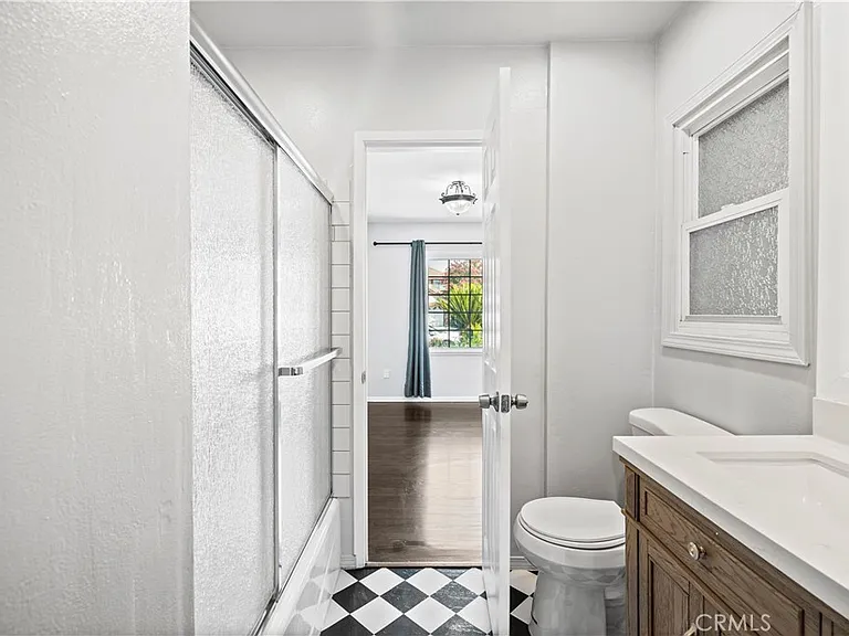 7721 Oakdale Ave — Photo 16