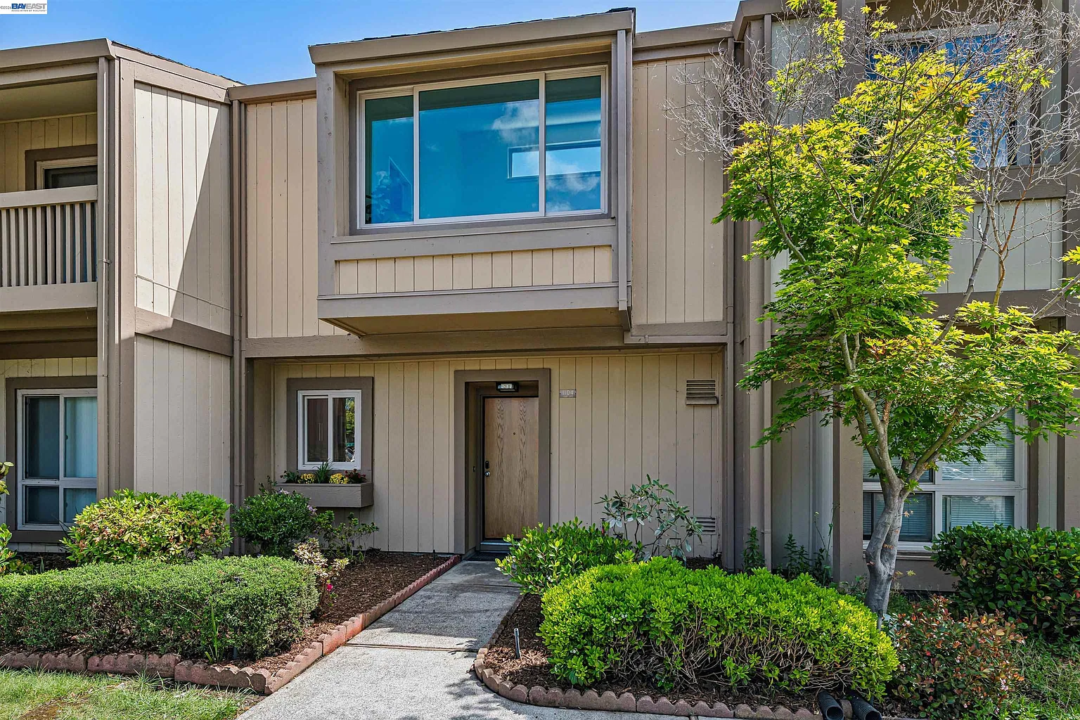 1104 Island Dr photo 1
