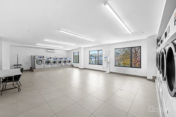 Sold by Elegran | media 11