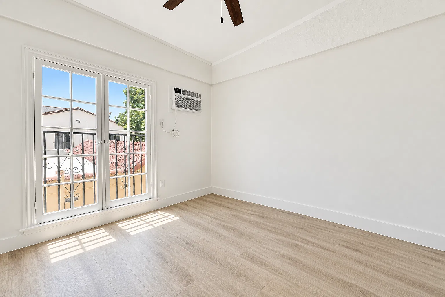 834 Orange Grove Ave Los Angeles, CA 90036 — Photo 4