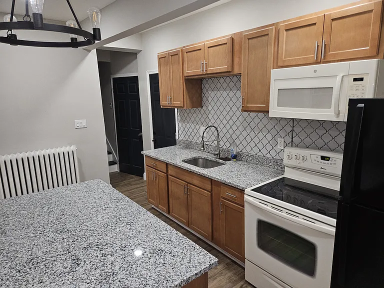 608 Homestead St #4 — Photo 7
