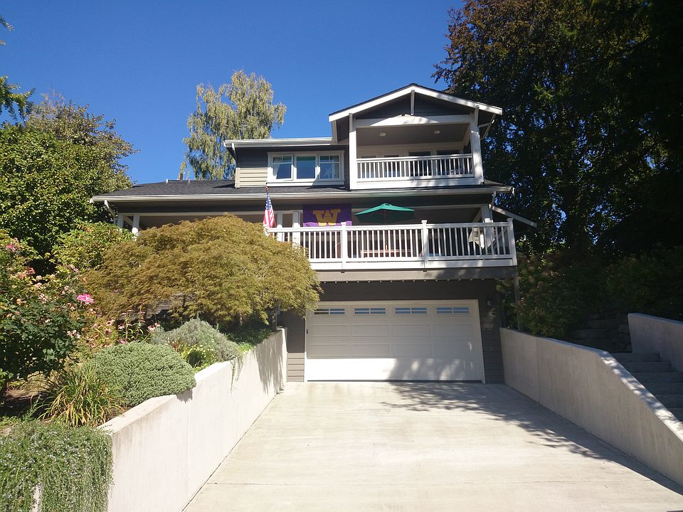 2nd image of 3650 42nd Ave NE