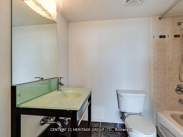 7 N Park Rd #709 — Photo 16