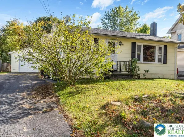 319 Collins St, Stroudsburg, PA 18360