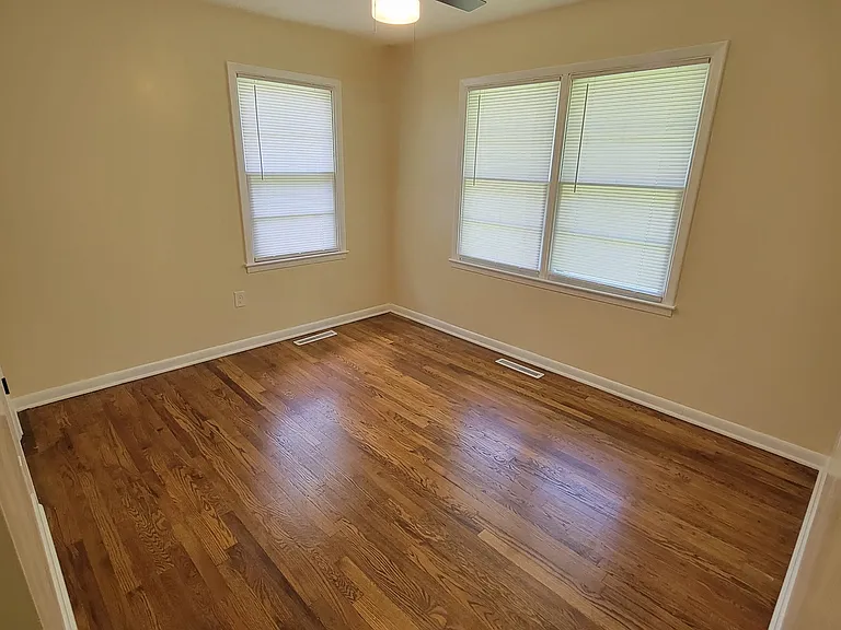 2145 Mitchell St — Photo 8