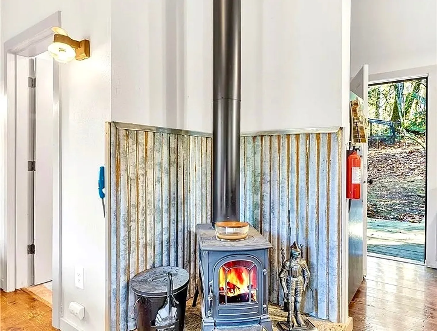 1 bed, 1.0 bath, $4,913 — Photo 2