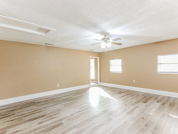 5th image of 2521 Northview Dr