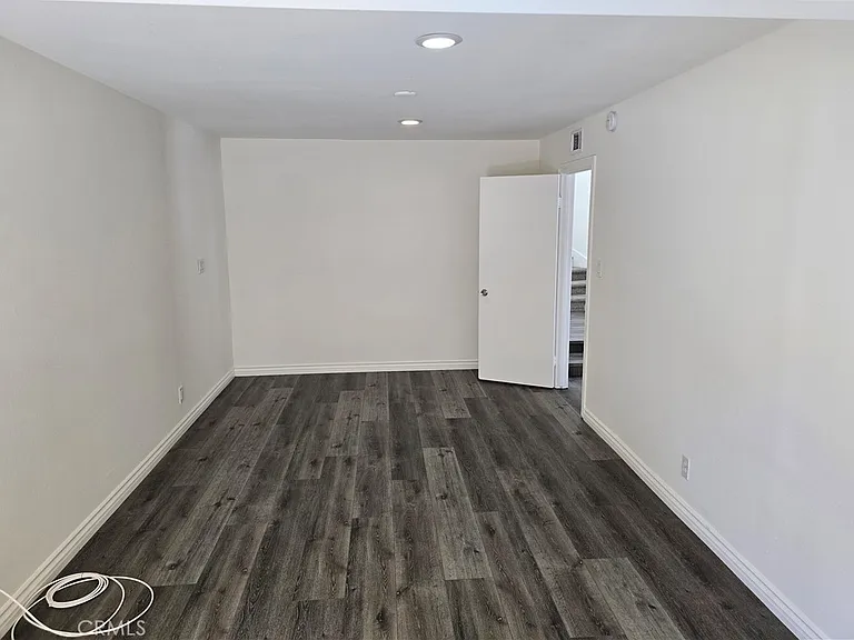 25317 Avenida Ronada — Photo 19