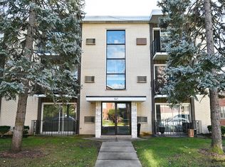 1347 Perry St APT 5, Des Plaines, IL 60016